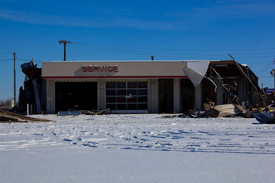 Dilapidated Toyota service shop image