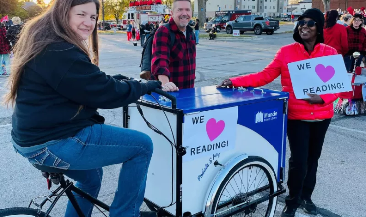 We heart reading book cart